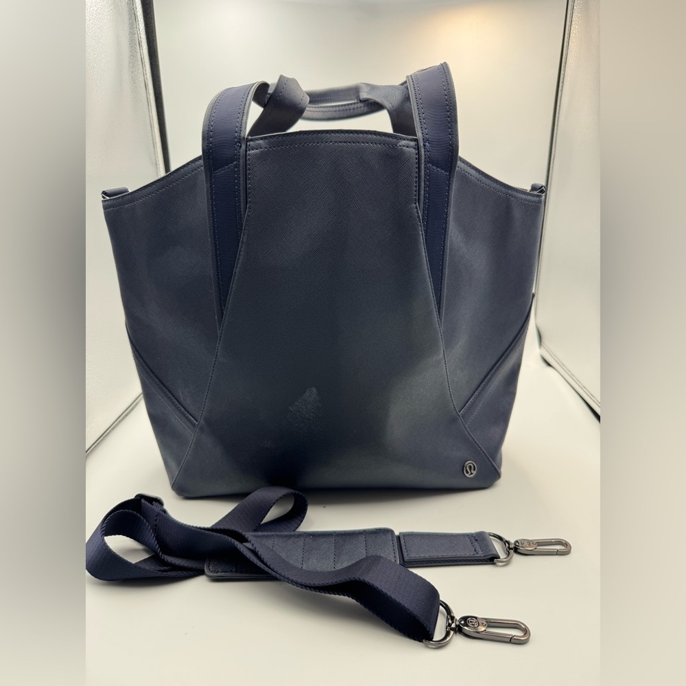 Lululemon All Day Tote Blue  Pockets Water Repellent Purse Bag Crossbody